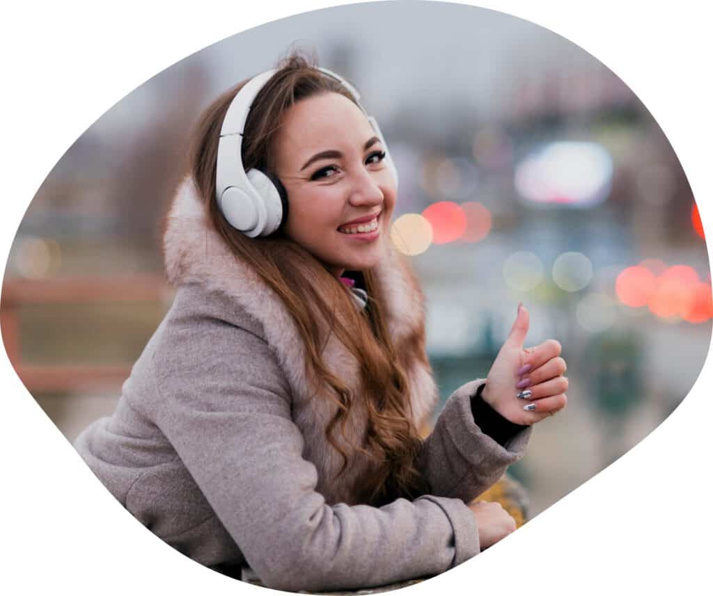 Mama, Frau mit Kopfhörern, Zufriedenheit, Entspannung, Coaching